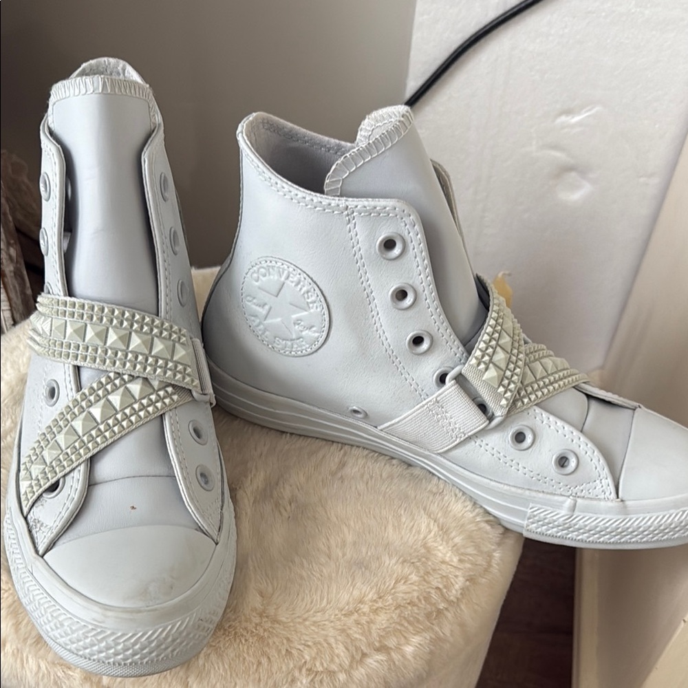 Converse White High-Top Sneakers Classic Canvas Design